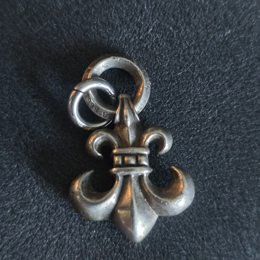 Chrome Hearts Fleur-de-Lis Charm - Picture 5 of 5